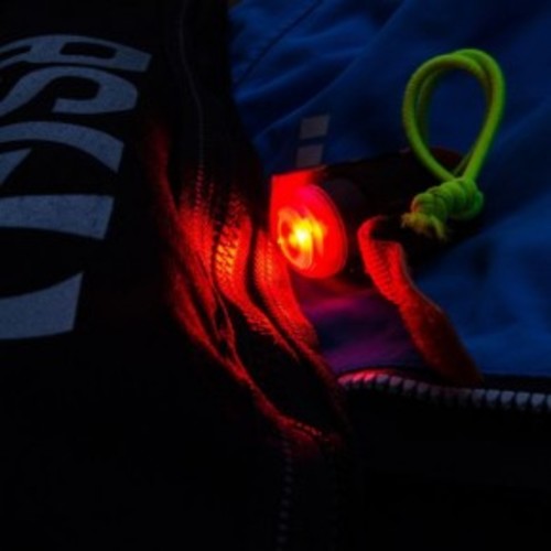 Crewsaver Exposure, Blitznotlicht rot
