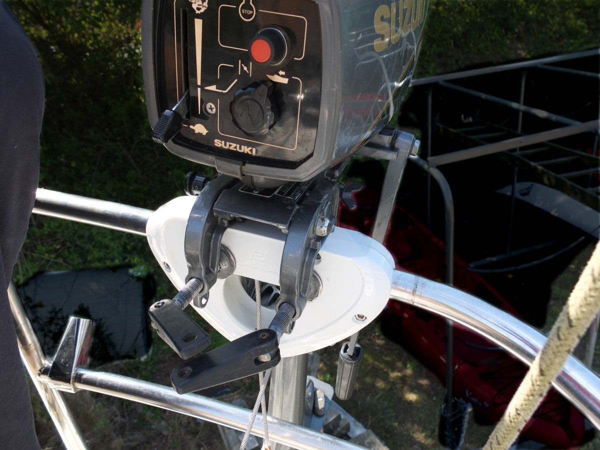 PLASTIMO AB-MOTORHALTERUNG MIT DRAHTSEIL Weiß für Ø 25 mm Rohr