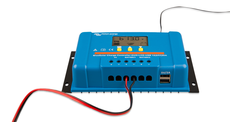 Victron BlueSolar PMW DUO LCD&USB 12/24V-20A