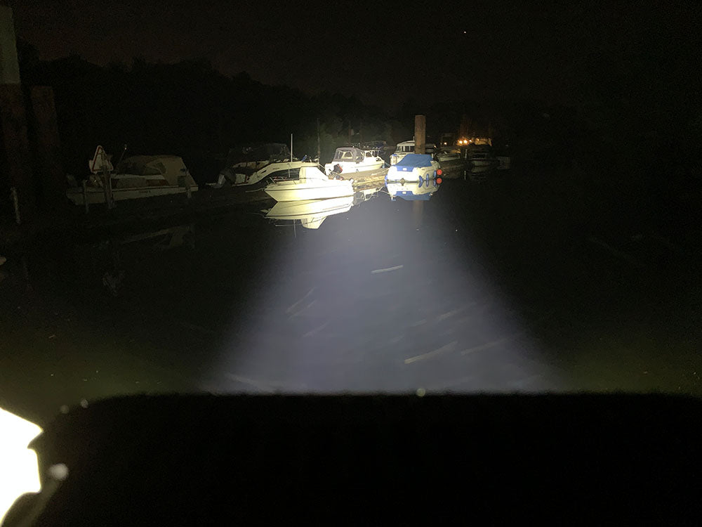 led-deckscheinwerfer-schwarz