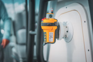 OceanSignal rescueME EPIRB1