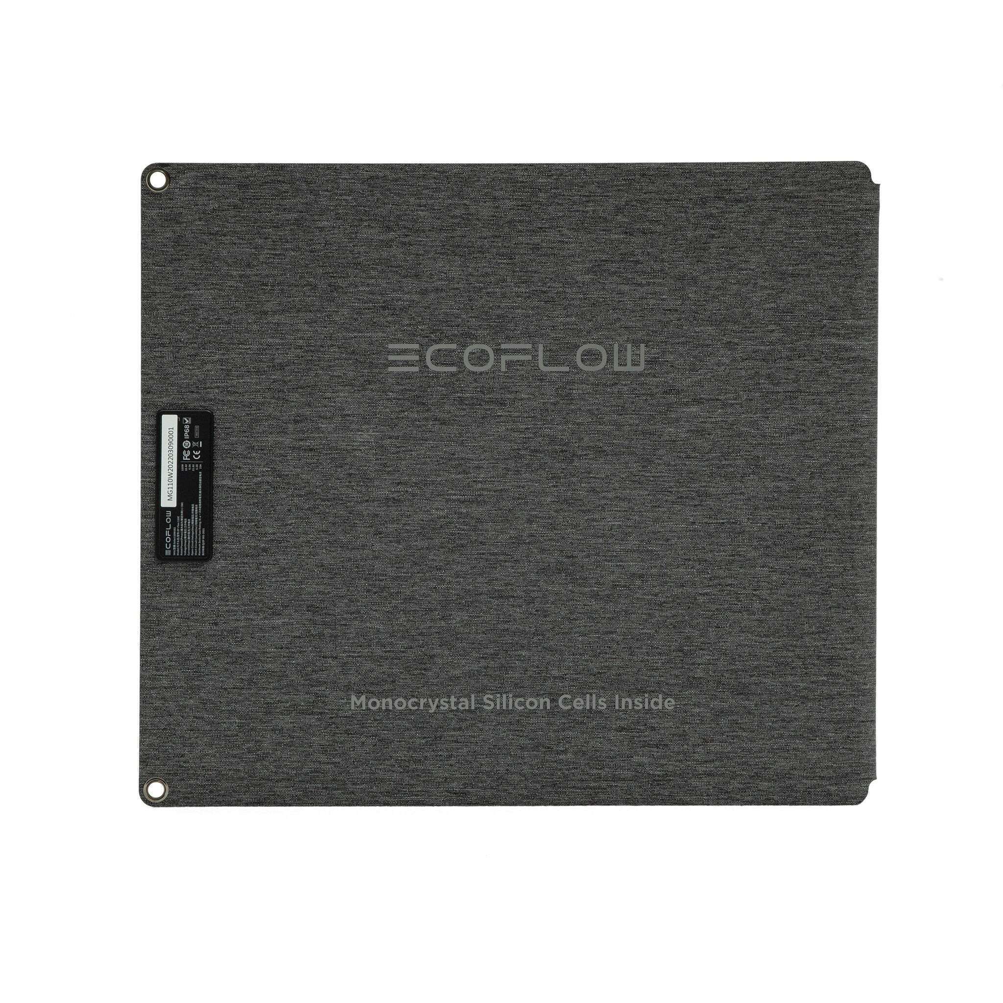 Quadratische, flache Oberfläche mit grauer Textur, mittig großes ECOFLOW-Logo, unten Aufschrift Monocrystal Silicon Cells Inside, Ecke Metallschlaufe
